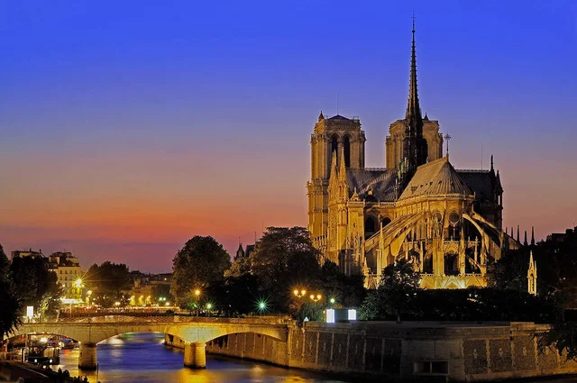 Notre Dame de Paris © Lionel Isy-Schwart