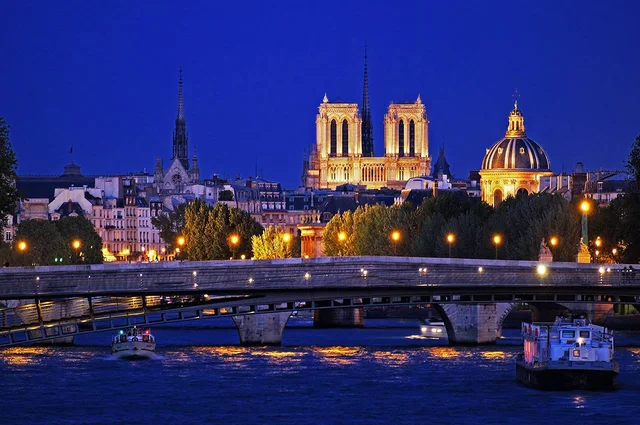 Passerelle Léopold-Sédar-Senghor © Lionel Isy-Schwart