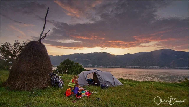 Serbie, camping sauvage le long du Danube - Photo © Olivier Bourguet