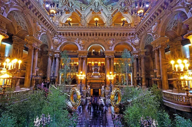 Hall d'entrée du Palais Garnier © Lionel Isy-Schwart